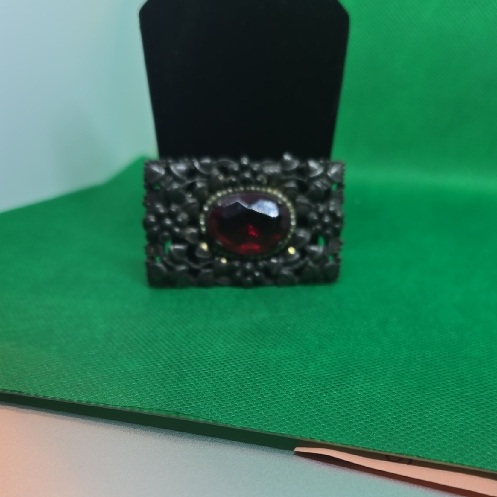 Elegant Black and Red Gemstone Ring